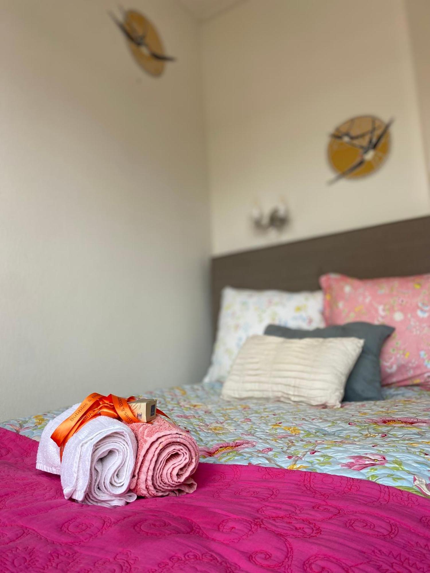 Bubbles & Bed Bed and Breakfast Bilthoven Exteriör bild