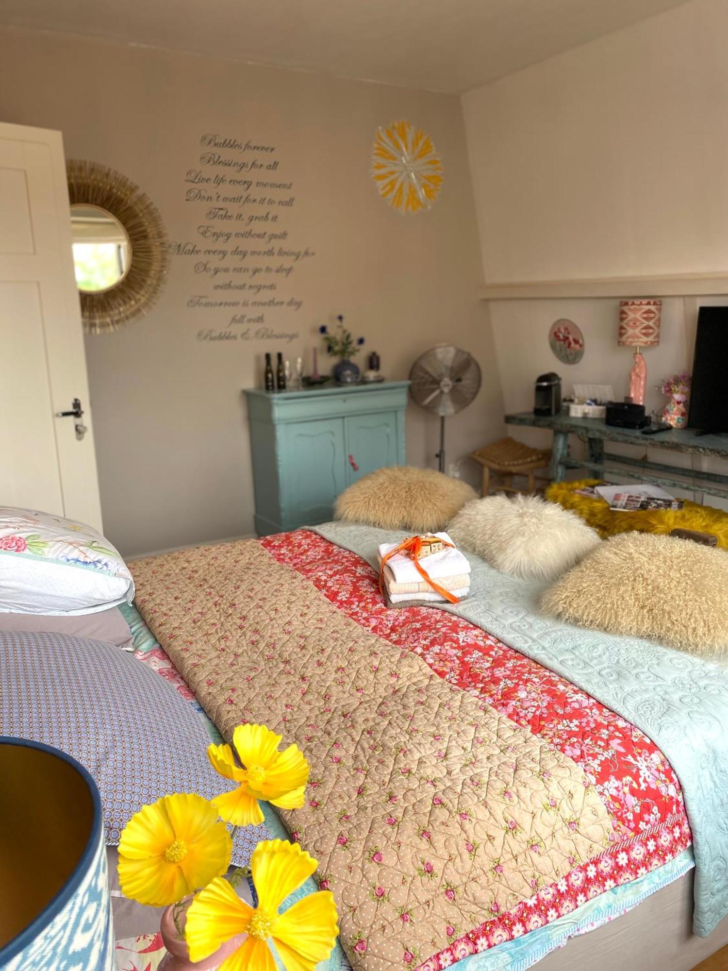Bubbles & Bed Bed and Breakfast Bilthoven Exteriör bild